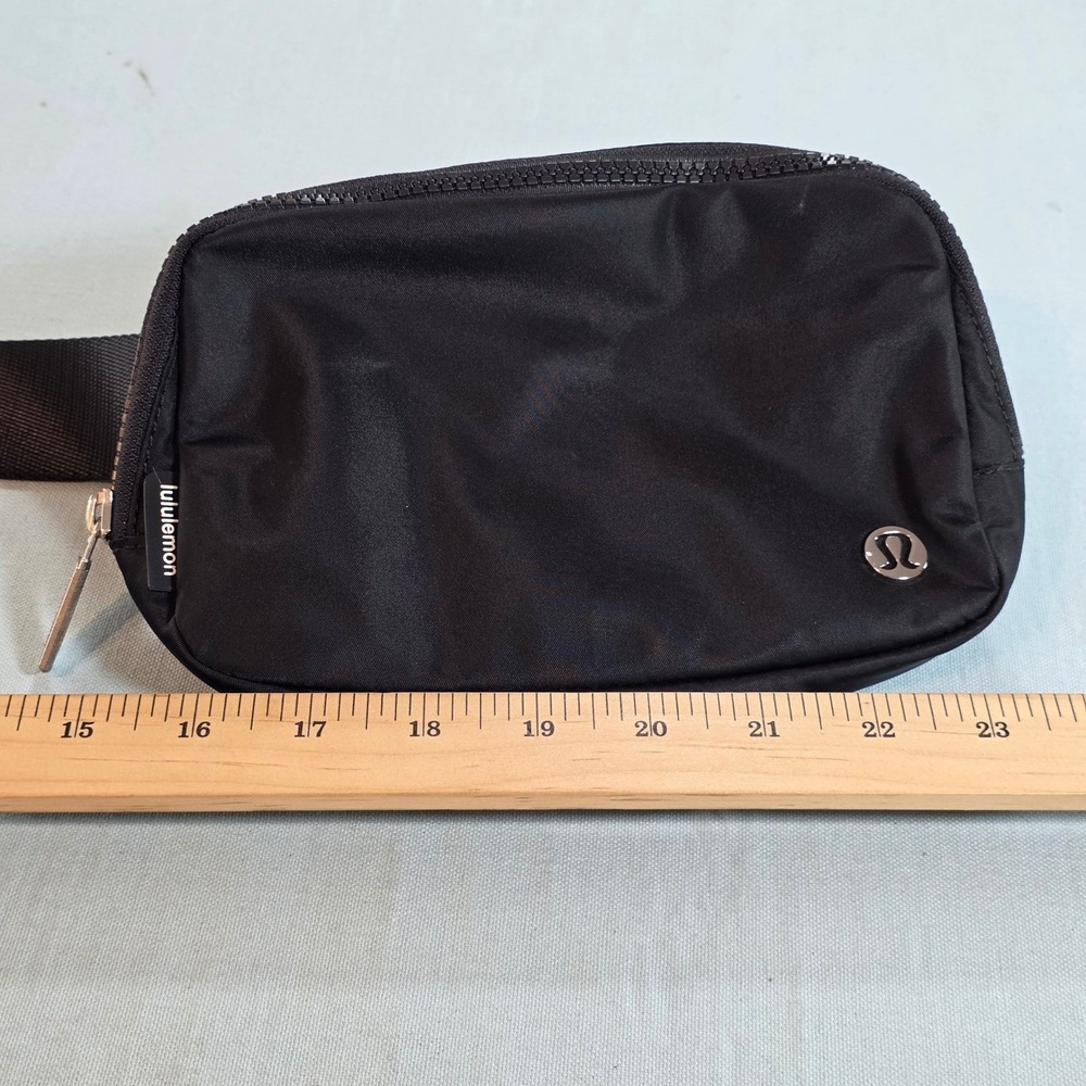 Lululemon Everywhere Belt Bag 1L Black Silver Hardware LU9AX2S Adjustable Strap